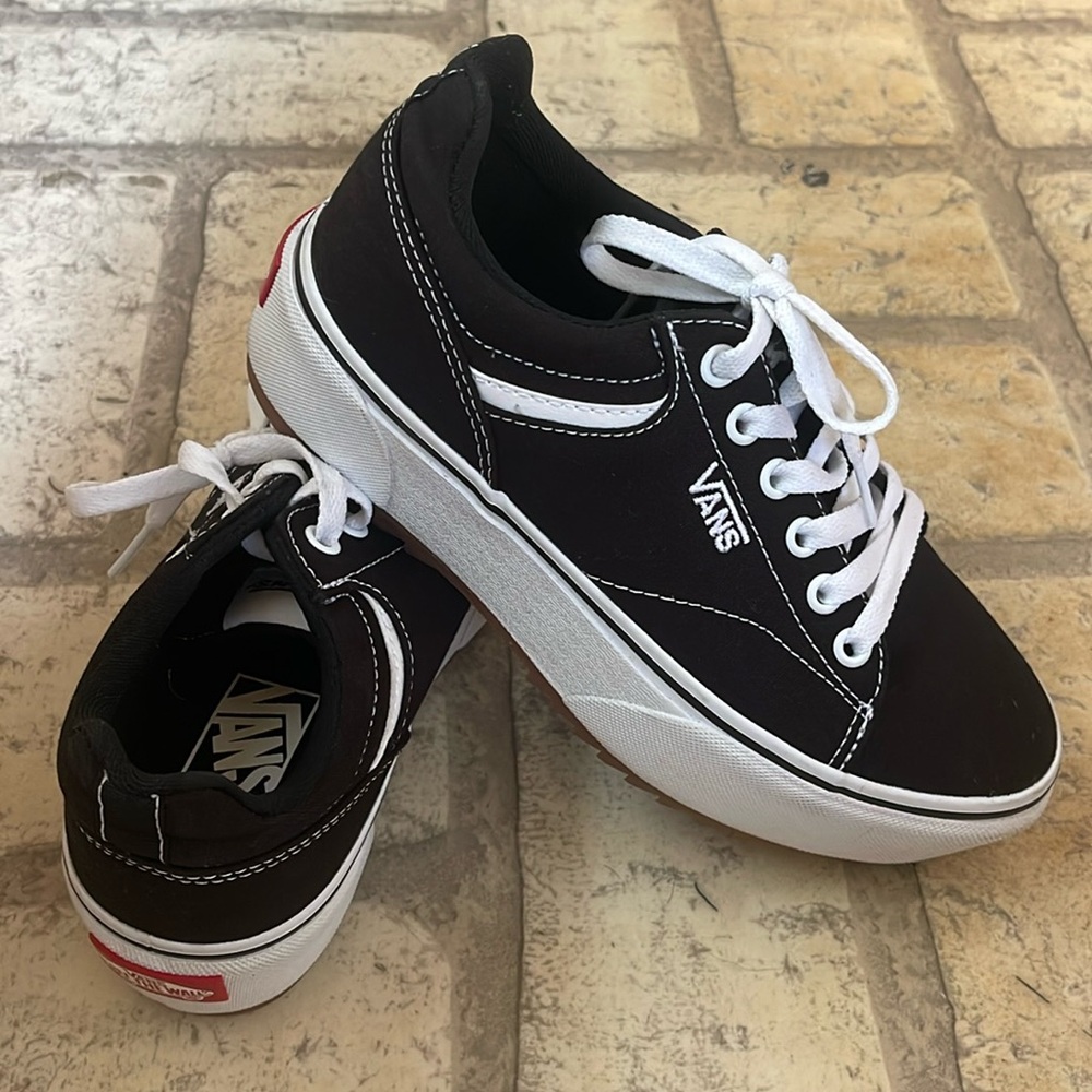 Vans Seldan Platform Sneaker - Women's 6.5